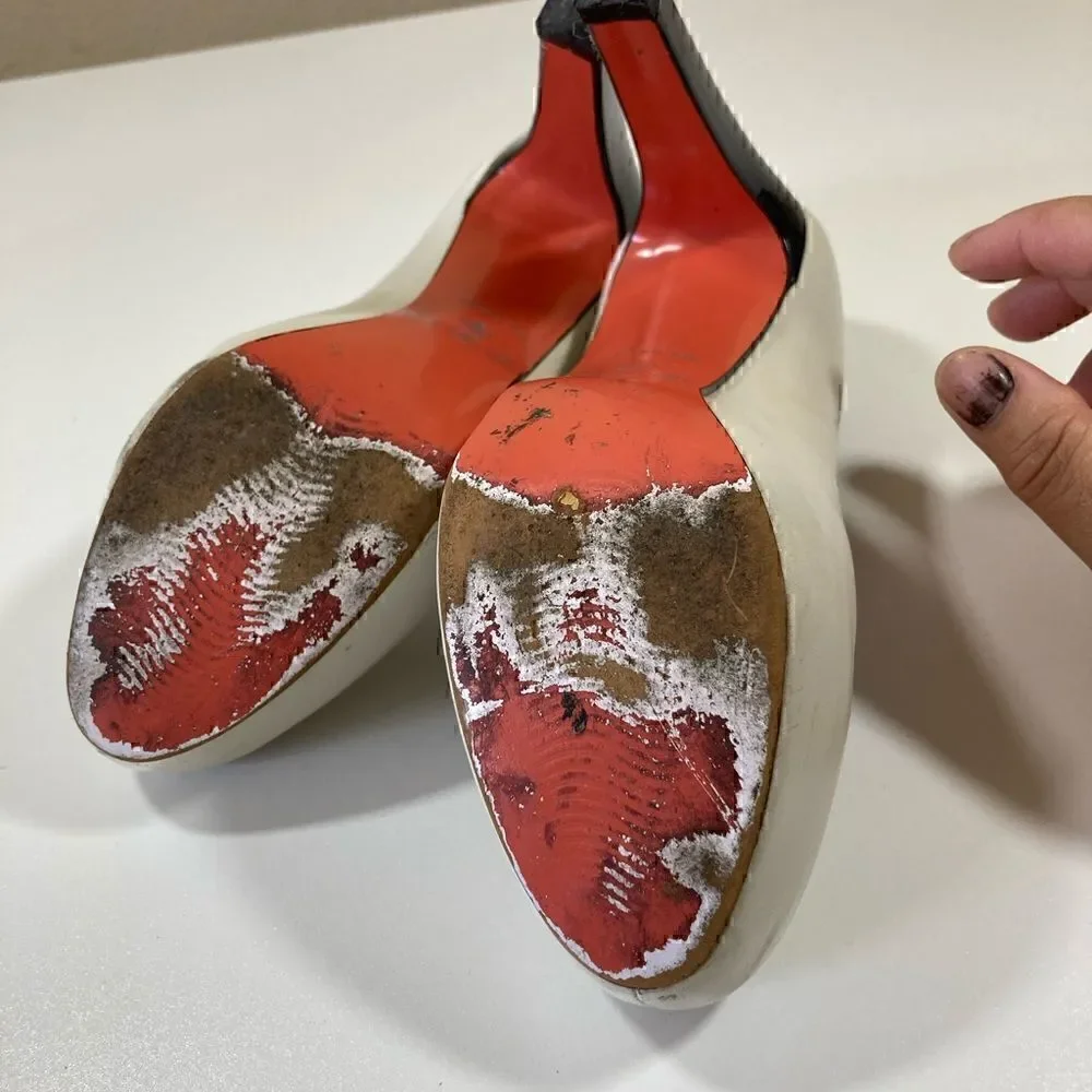 LUCHO off white platform almond toe pumps $350 womens size 6